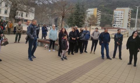 Проверяват организатора на протеста на частните траурни агенции в Ловеч - 1