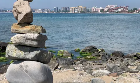 След замърсяването с фекални води: Отвориха за къпане плаж "Изток" в Свети Влас - 1