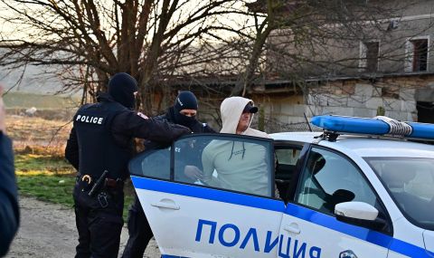 Четирима са обвинени за нападението над полицаи в град Стамболийски - 1