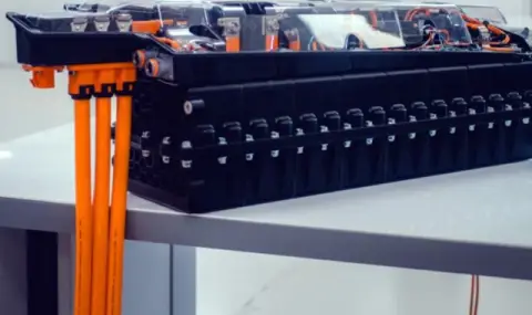 Шок за китайското автомобилостроене: Британци представиха батерия за електромобил, която се зарежда за... 18 секунди! - 1