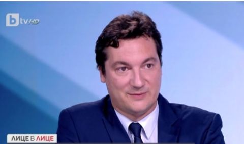 Крум Зарков: Президентът сериозно работи по своята Конституция - 1