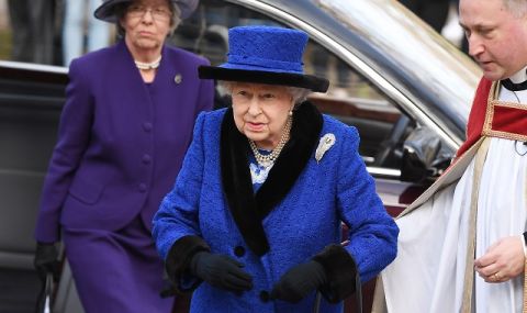 Коронавирус в Бъкингам! Кралица Елизабет Втора ще получи ваксината срещу COVID-19 до седмици - 1
