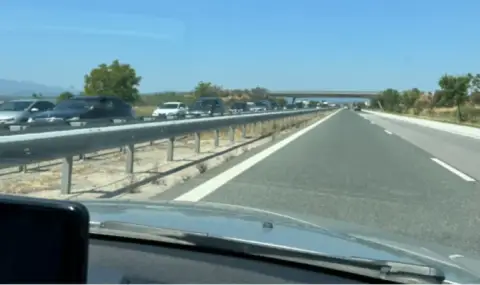 Страшно задръстване на АМ "Струма", колоната край Кресна достигна над 3 км - 1