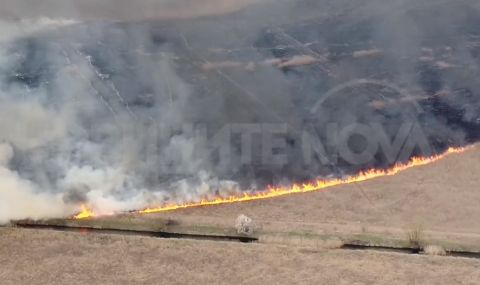 Голям пожар в защитена местност край Русе - 1