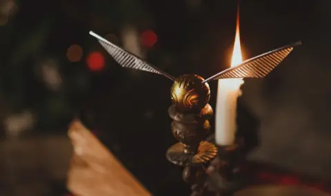 Култови реквизити от "Хари Потър", сред които философският камък, бяха продадени за $90 000 - 1