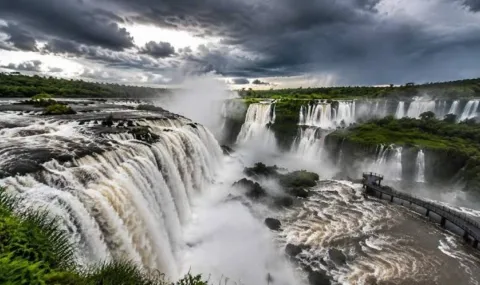 Access to Iguazu Falls temporarily restricted - 1