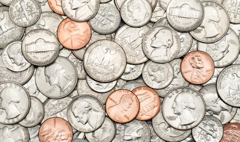 Късметлия откри 1 милион монети, докато чистеше дома на тъста си - 1