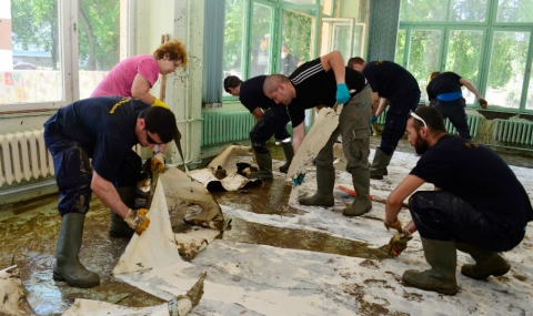 МЗХ дарява минерална вода в Добричко - 1