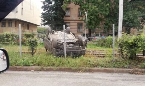 Полицаи катастрофираха в София - 1
