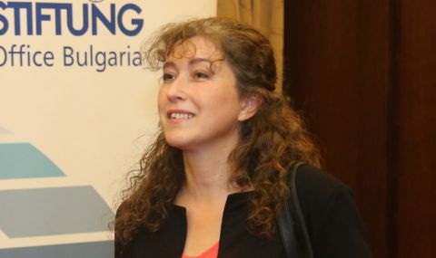 Ваня Нушева: Когато избирателите се отдръпват от партиите, не е виновна избирателната система - 1