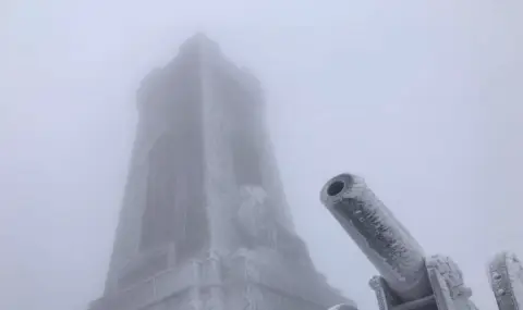 Люта зима затвори Паметника на свободата на Шипка - 1