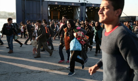 Германия вече очаква 1.5 млн. бежанци до края на годината - 1