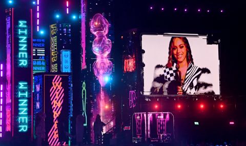 Бионсе поздрави Мадона на концерт в Ню Джърси: „Обичаме те“ (ВИДЕО) - 1