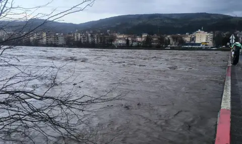 Областният управител на Кърджали Никола Чанев задейства BG Alert. Обявяват частично бедствено положение ВИДЕО - 1
