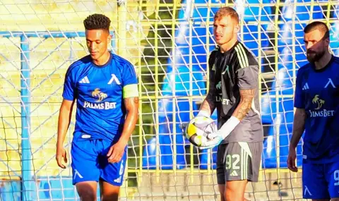 Грешка на УЕФА занули вратар на Левски, феновете беснеят - 1