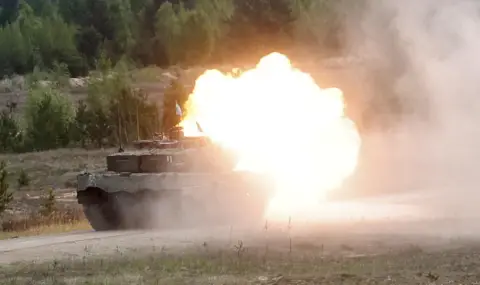 Ukrainian Armed Forces Lost Leopard-2 Tank in the Northern Military District  - 1
