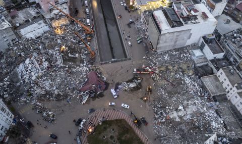 Как известните българи реагираха на трагичното земетресение в Турция - 1
