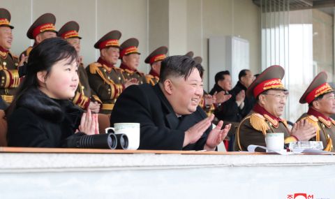 Ким Чен Ун заведе дъщеря си на ракетен тест - 1