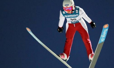 Тийнейджърка спечели световна купа по ски-скок - 1