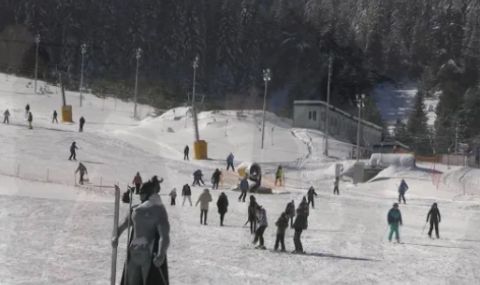  7-годишното дете е ударено от 15-годишно момиче на ски пистата в Банско. И двете са от Румъния  - 1