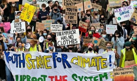 Протест на хиляди млади хора в Глазгоу съпътства конференцията за климата - 1
