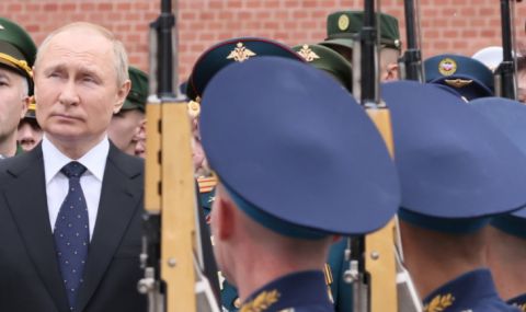 Путин посети музейно-историческия комплекс в Кронщад - 1