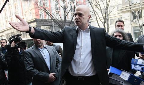 Трифонов: Борисов се е вкопчил във властта като удавник за сламка - 1