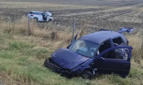 Две коли се удариха на АМ „Тракия”, две деца са в болница - 1