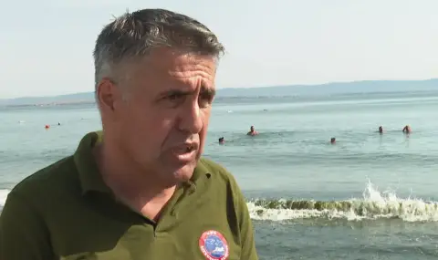 Морски спасители спасиха 8 души от масово удавяне на български плаж - 1