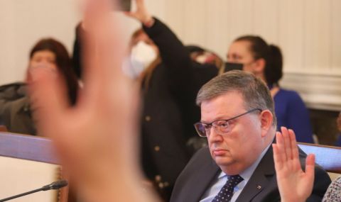 Депутатите разглеждат оставката на Сотир Цацаров - 1