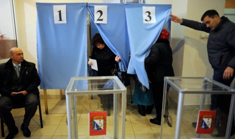 Над 80% избирателна активност в Крим (обновена 19:50) - 1
