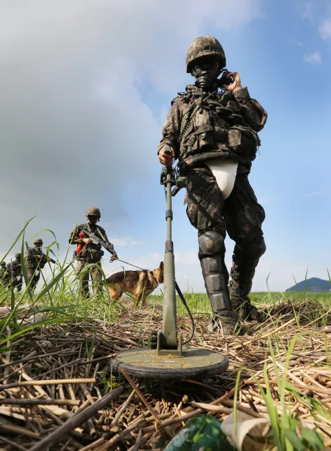 North Korea has placed nearly 1 million anti-personnel mines along its border with South Korea - 1