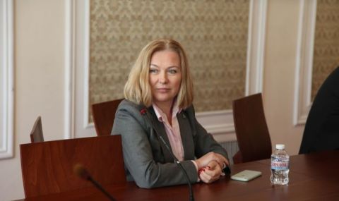 Надежда Йорданова: За да вървим напред, егото на част от политическите лидери трябва да се преглътне - 1