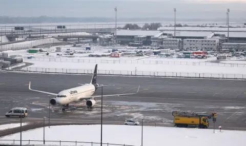 Екстремно време в Германия: сняг, поледици и отменени полети - 1