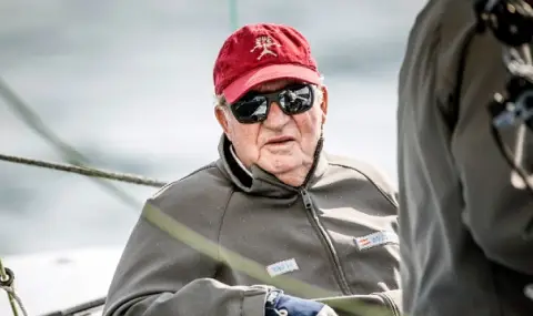 Oттеглилият се от престола Хуан Карлос, който живее в изгнание, може да се завърне в родината си