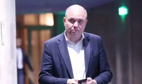 Vladislav Panev: The no-confidence vote on the "conquered state" has no chance of bringing down the government  - 1