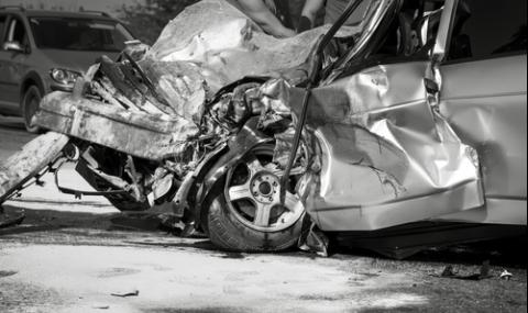 18-годишен шофьор без книжка уби спътника си - 1