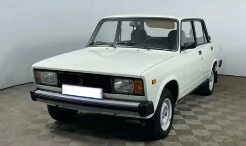 Продава се чисто нова Lada 2105, стояла в гараж 26 години - 1