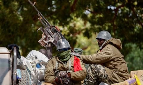 Френски сили ликвидираха около 30 джихадисти в Мали - 1