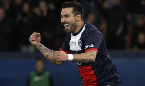 Лавеци се извини, че си дръпна очите (СНИМКА) - 1