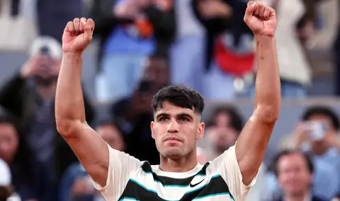 Карлос Алкарас върви напред на Ролан Гарос - 1