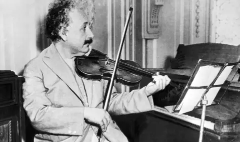 Първата цигулка на Айнщайн ще бъде продадена на търг за 405 000 долара - 1