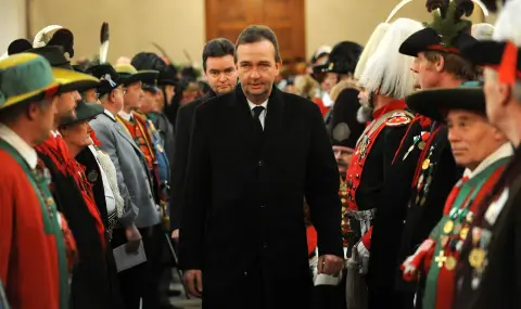 Според Христо Грозев руските тайни служби са шпионирали Карл Хабсбург - 1