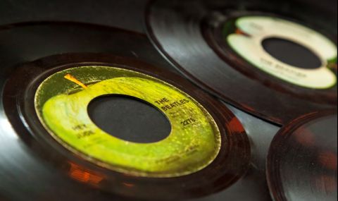 Продадоха виртуално копие на „Hey Jude“ за близо 80 хил. долара - 1