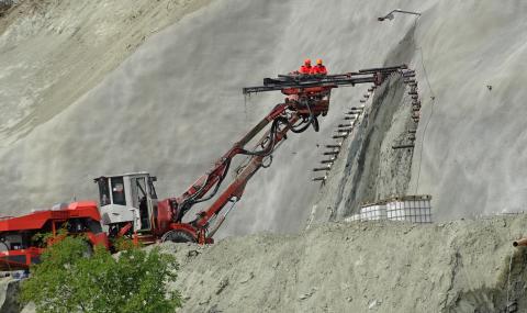 Вижте къде копаят най-дългия тунел в България - 1