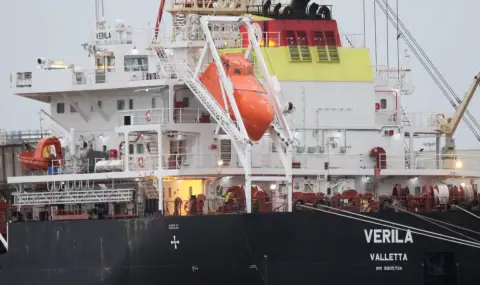 Двама от арестуваните шест българи от екипажа на кораба "Верила" получиха обвинения за трафик на наркотици - 1