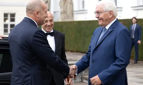 Калоян Методиев: Заводът за барут, който влуди "държавните" мъже, напомня за думите на Хамлет: "Има нещо гнило в Дания" - 1