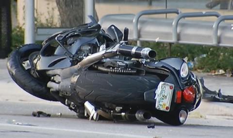 Мотоциклетист катастрофира тежко във Враца - 1