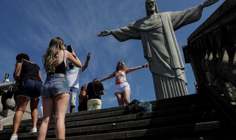 Статуята на Христос в Рио отново е достъпна за туристи  - 1
