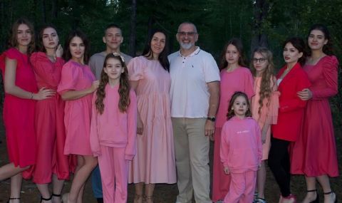 Многодетните майки в Русия са отличени със званието "Майка-героиня" - 1